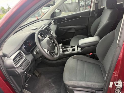Used 2020 Kia Sorento LX FWD image 18
