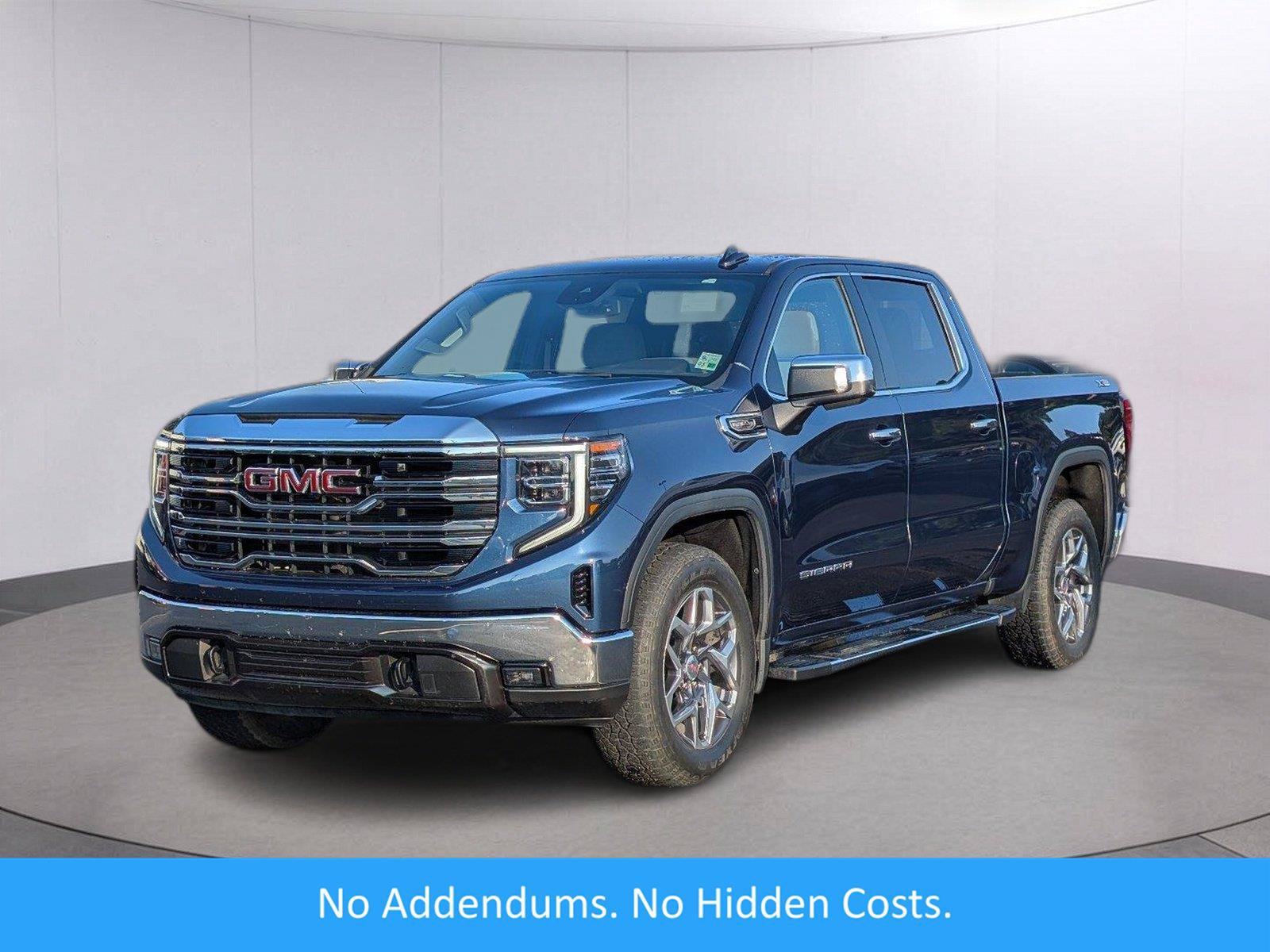 Used 2022 GMC Sierra 1500 SLT AWD/4WD image 1