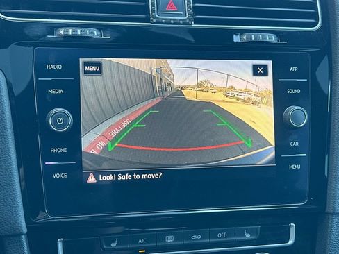 Used 2018 Volkswagen GTI SE FWD image 19