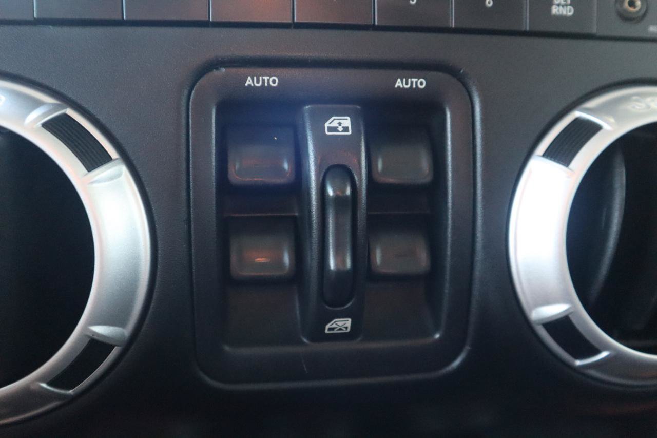 Used 2015 Jeep Wrangler Unlimited Sahara w/ Connectivity Group AWD/4WD image 66