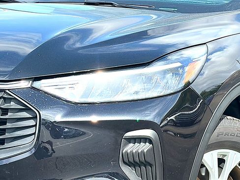 Used 2025 Ford Escape Active AWD/4WD image 4