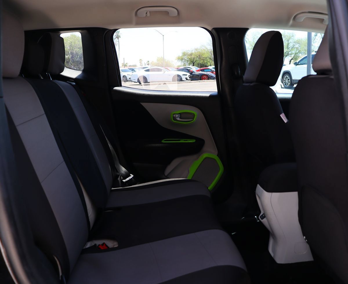Used 2018 Jeep Renegade Latitude FWD image 28