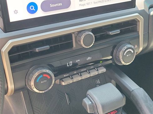 Used 2025 Toyota Tacoma TRD Sport image 26