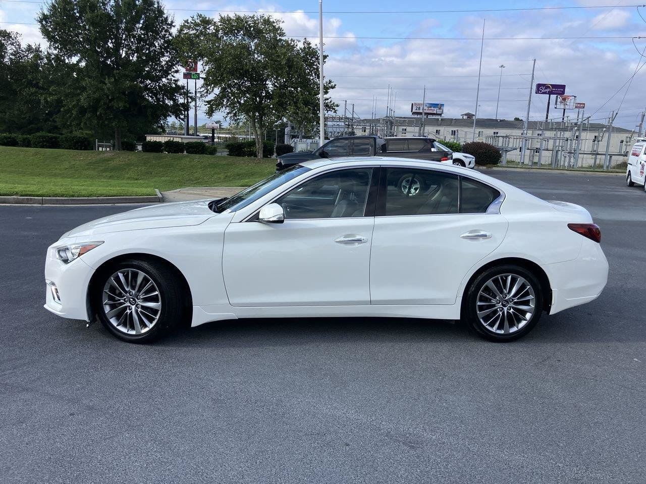 Used 2019 INFINITI Q50 Luxe w/ Essential Package (3.0T Luxe) AWD/4WD image 2