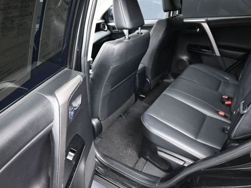 Used 2016 Toyota RAV4 Limited image 18
