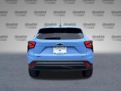 Used 2024 Chevrolet Trax RS FWD image 9