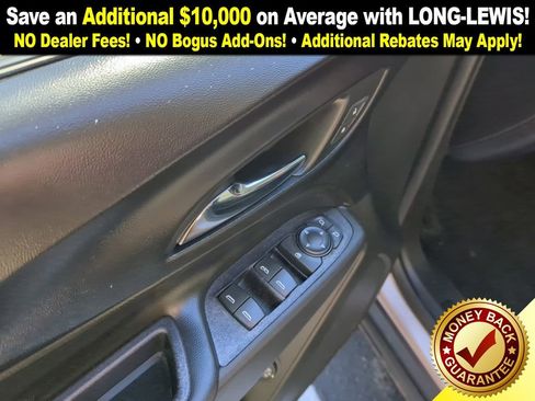 Used 2018 Chevrolet Equinox LT image 16