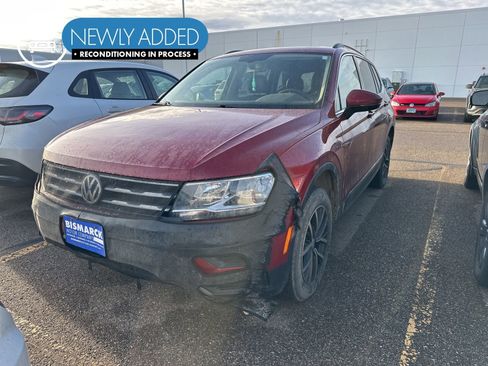 Used 2020 Volkswagen Tiguan SE w/ Panoramic Sunroof Package image 1