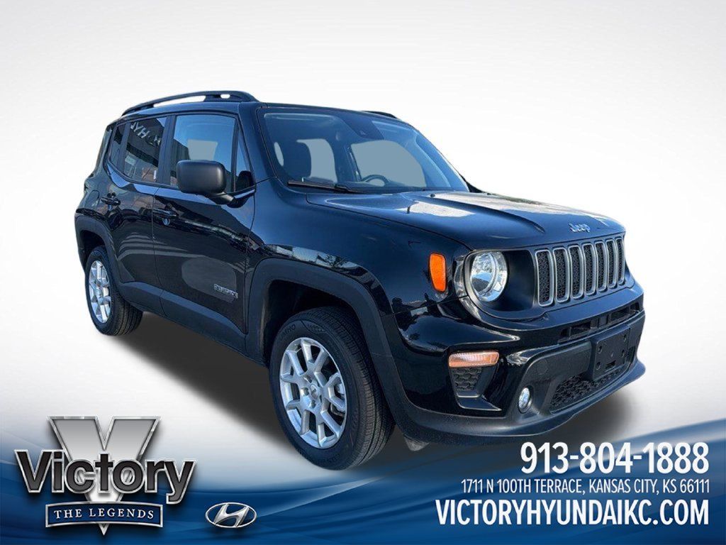 Used 2022 Jeep Renegade Latitude w/ Convenience Group AWD/4WD image 2