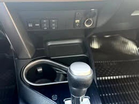 Used 2018 Toyota RAV4 Limited image 10