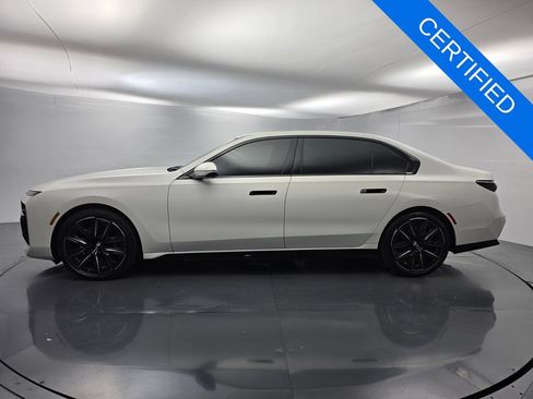 Used 2023 BMW 740i w/ Parking Assistance Package RWD image 7