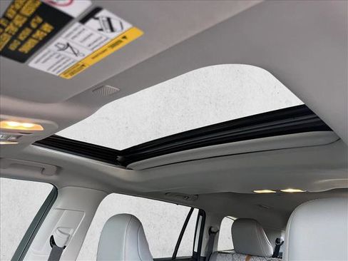 Used 2022 Toyota Highlander Bronze Edition image 13