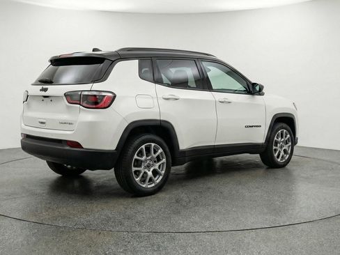 Used 2025 Jeep Compass Limited AWD/4WD image 9