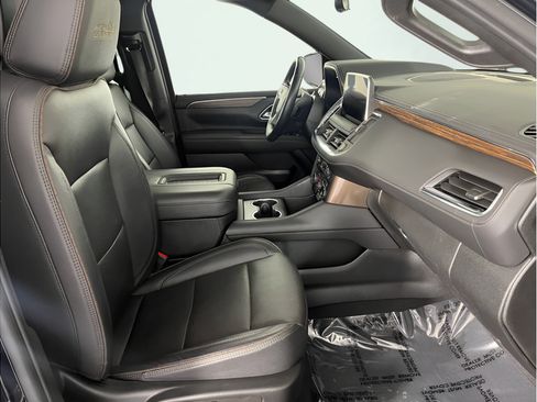 Used 2023 Chevrolet Suburban High Country w/ Advanced Technology Package AWD/4WD image 17