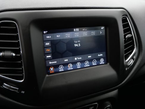 Used 2018 Jeep Compass Latitude w/ Popular Equipment Group AWD/4WD image 42