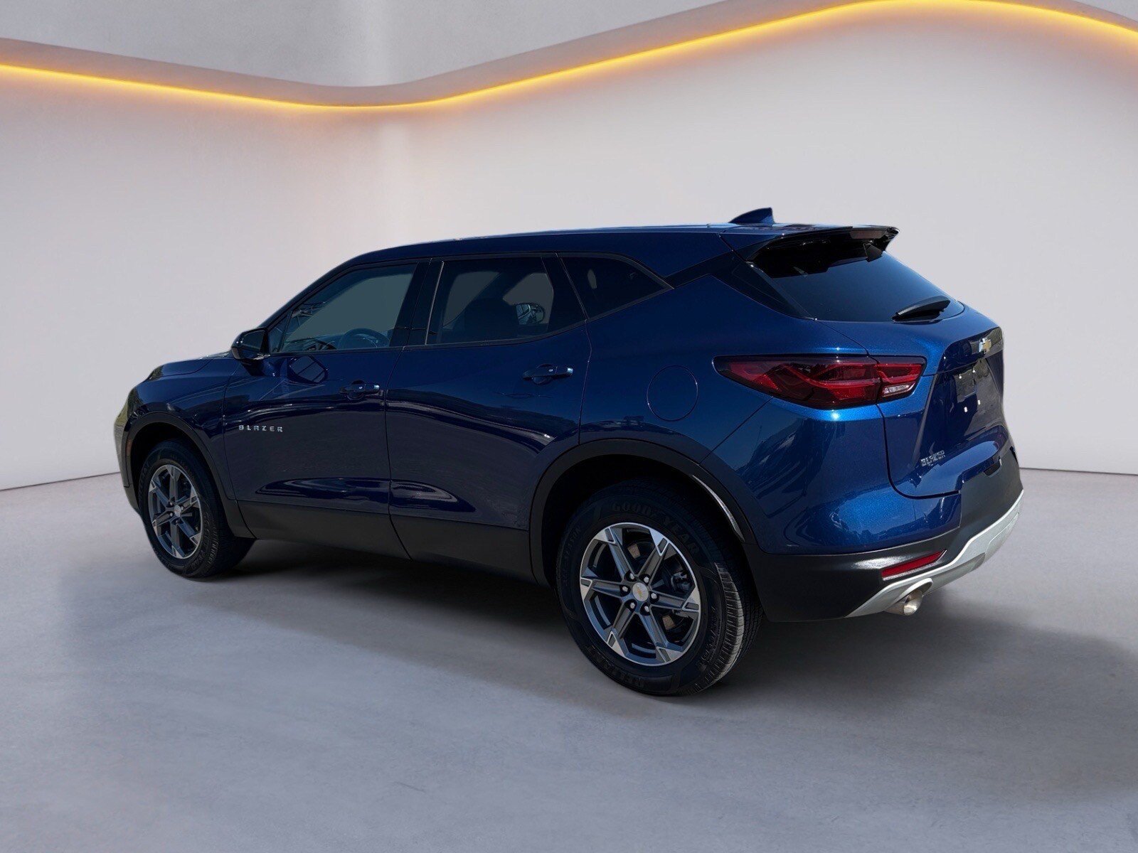 Used 2023 Chevrolet Blazer LT FWD image 5