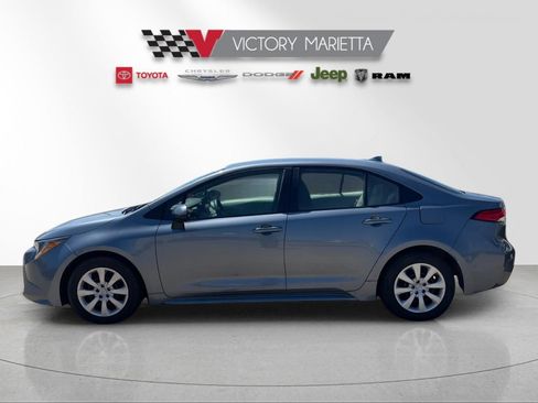 Used 2024 Toyota Corolla LE FWD image 2