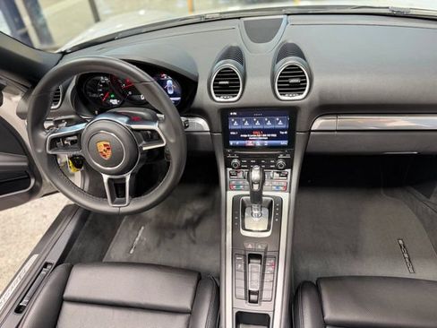 Used 2019 Porsche 718 Boxster RWD image 26