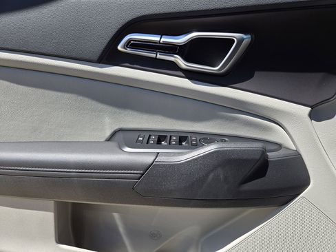 New 2026 Kia Sportage EX image 18