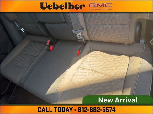 Used 2018 Chevrolet Equinox LT w/ Sun & Infotainment Package FWD image 18
