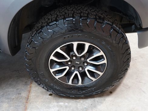 Used 2013 Ford F150 Raptor w/ Luxury Equipment Group image 68