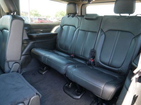 Certified 2024 Jeep Wagoneer 4WD w/ Convenience Group I image 36