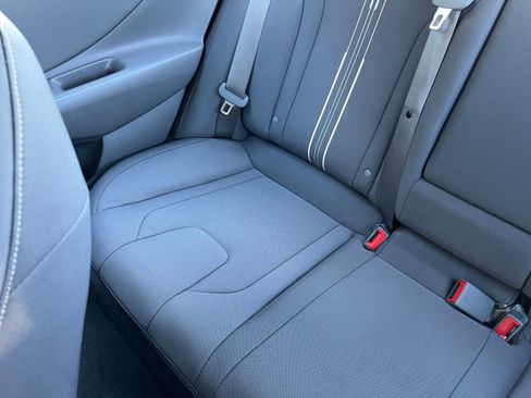 Used 2025 Hyundai Elantra SEL image 39