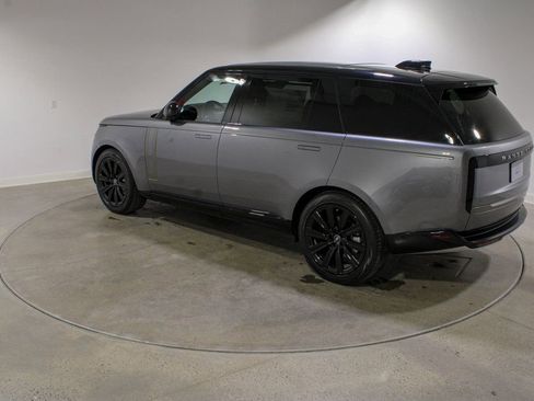 New 2025 Land Rover Range Rover Long Wheelbase SE image 3
