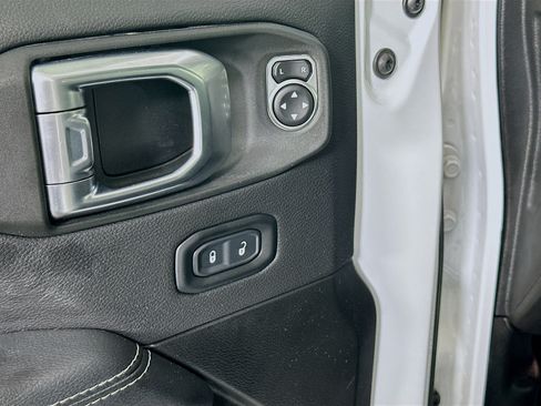Used 2023 Jeep Wrangler Unlimited Sahara w/ Cold Weather Group AWD/4WD image 15
