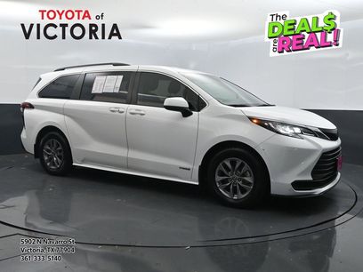 Used 2021 Toyota Sienna LE