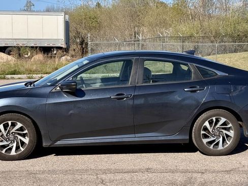 Used 2018 Honda Civic EX image 2