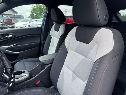 Used 2024 Chevrolet Trax RS w/ Driver Confidence Package FWD image 18