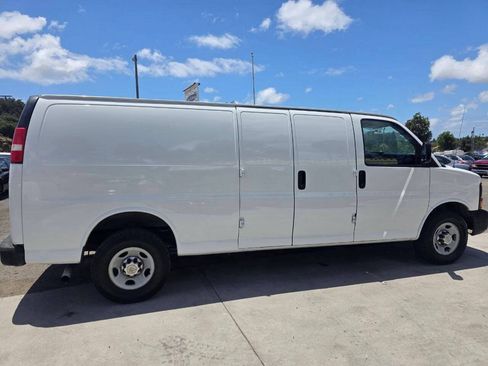Used 2012 Chevrolet Express 2500 Extended RWD image 6