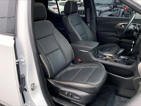 Used 2023 Chevrolet Traverse Premier w/ Redline Edition image 9