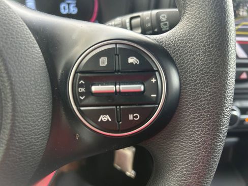 Used 2025 Kia Soul LX w/ LX Technology Package image 18