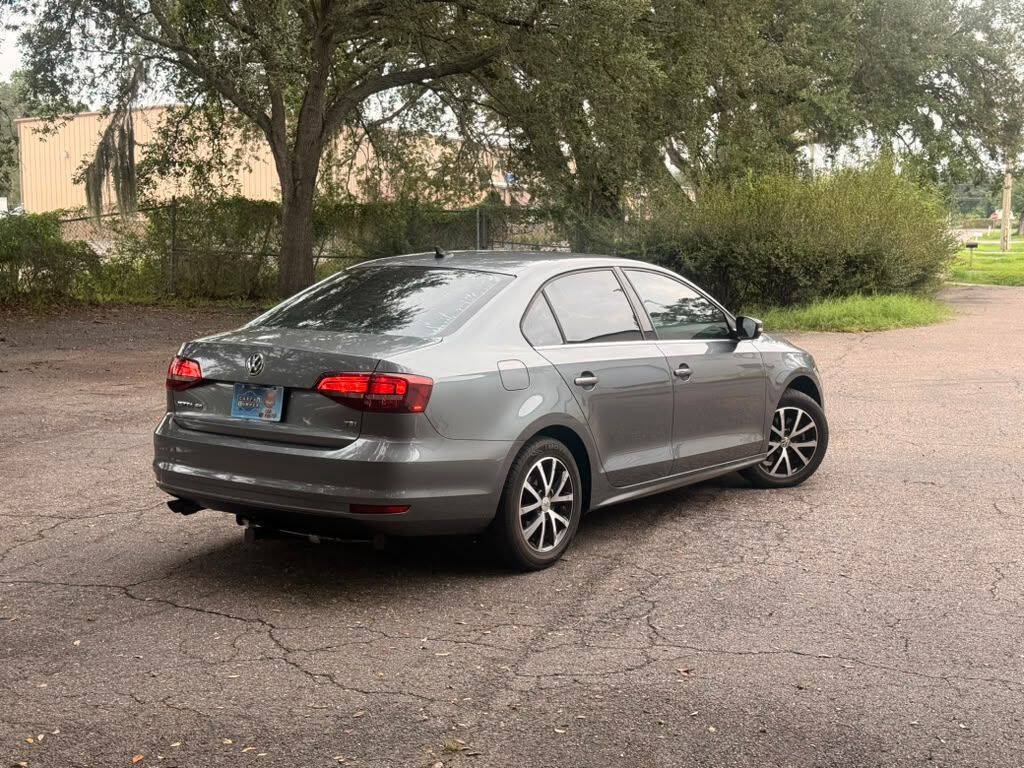 Used 2017 Volkswagen Jetta SE FWD image 5