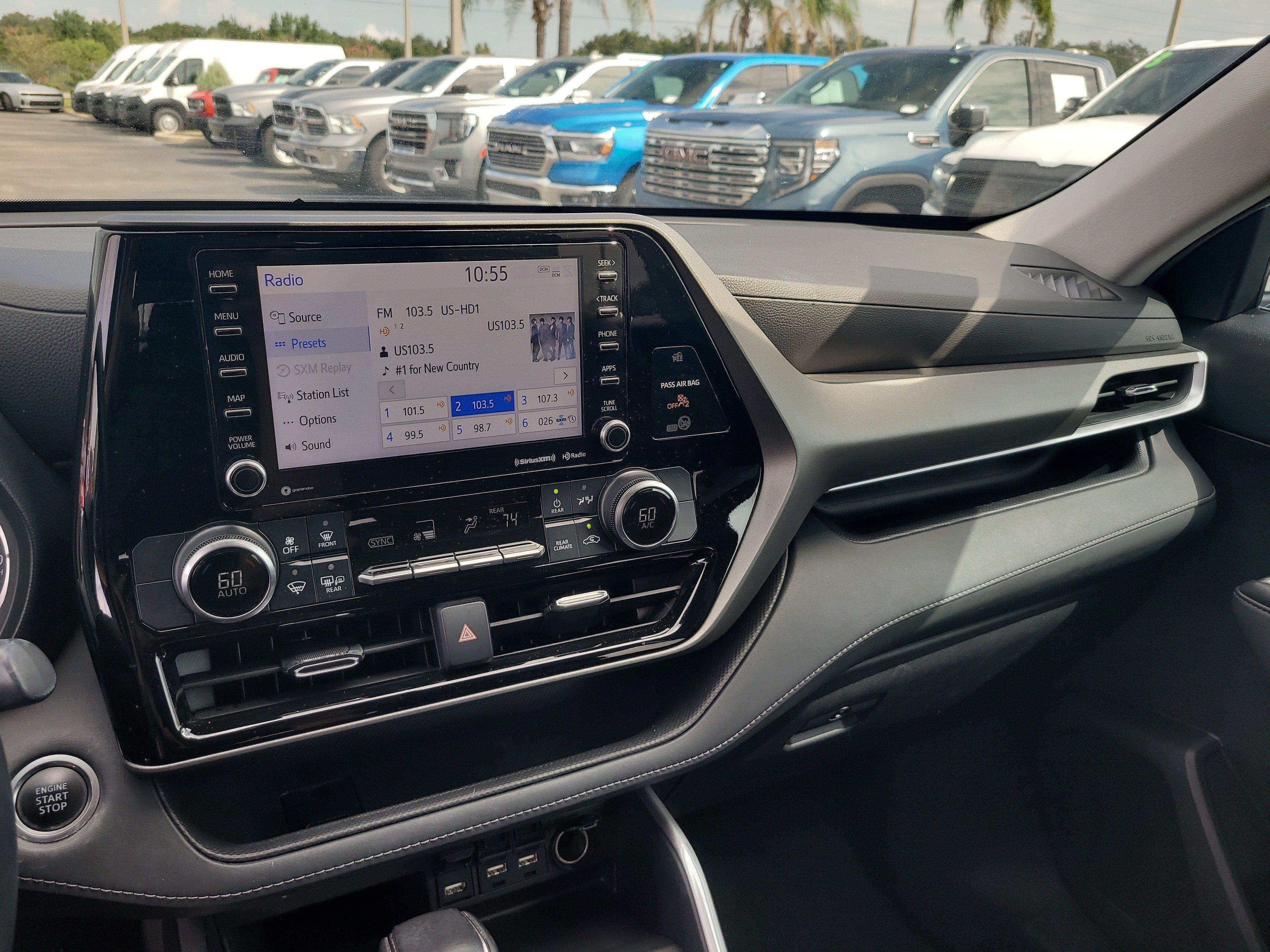 Used 2021 Toyota Highlander LE FWD image 20