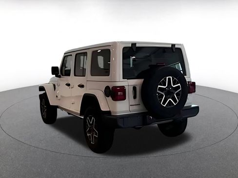 Used 2025 Jeep Wrangler Unlimited Sahara AWD/4WD image 14