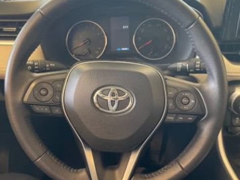 Used 2022 Toyota RAV4 XLE Premium FWD image 20