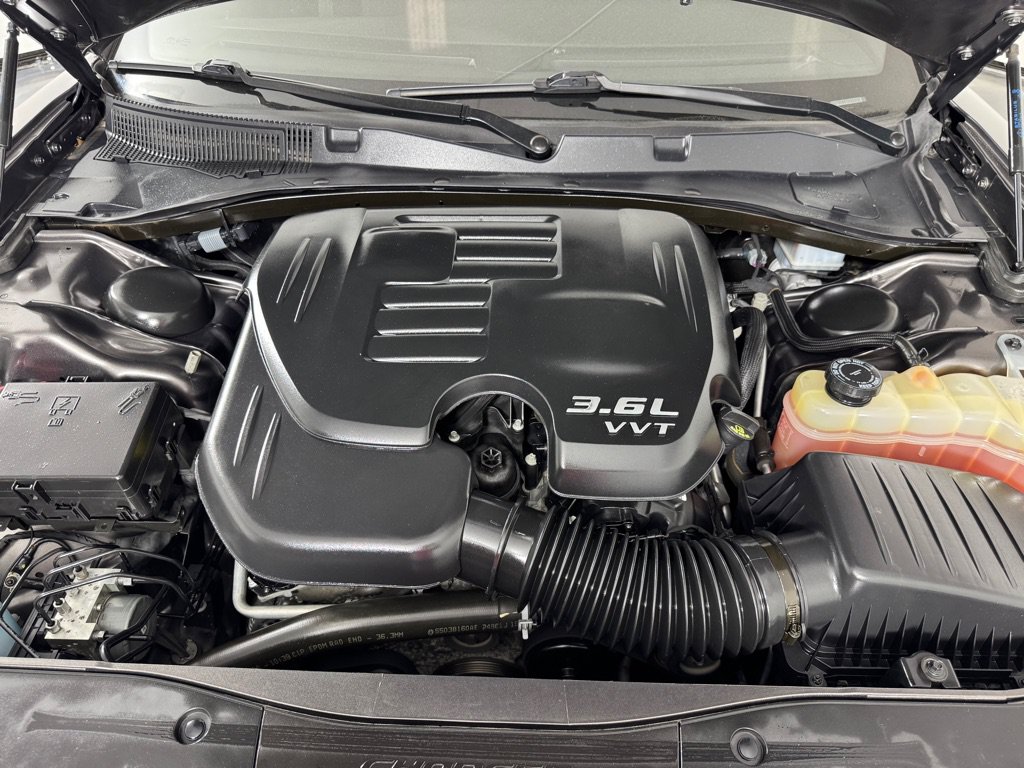 Used 2021 Dodge Charger SXT w/ Blacktop Package AWD/4WD image 26