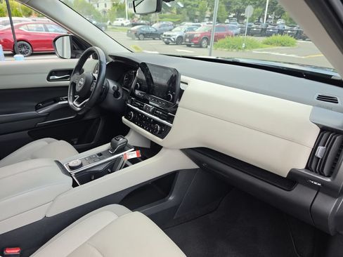 Certified 2023 Nissan Pathfinder SL AWD/4WD image 28