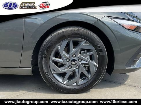 Used 2024 Hyundai Elantra SEL FWD image 9