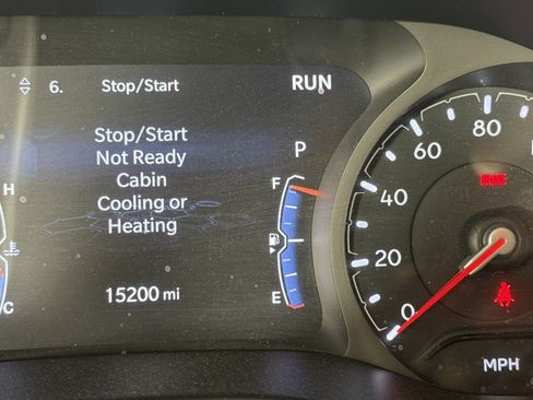 Used 2025 Jeep Compass Trailhawk AWD/4WD image 17