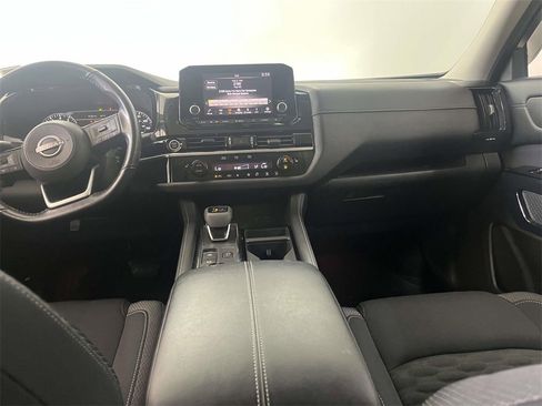 Used 2022 Nissan Pathfinder SV image 14