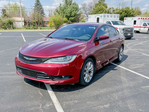Used 2016 Chrysler 200 S FWD image 15