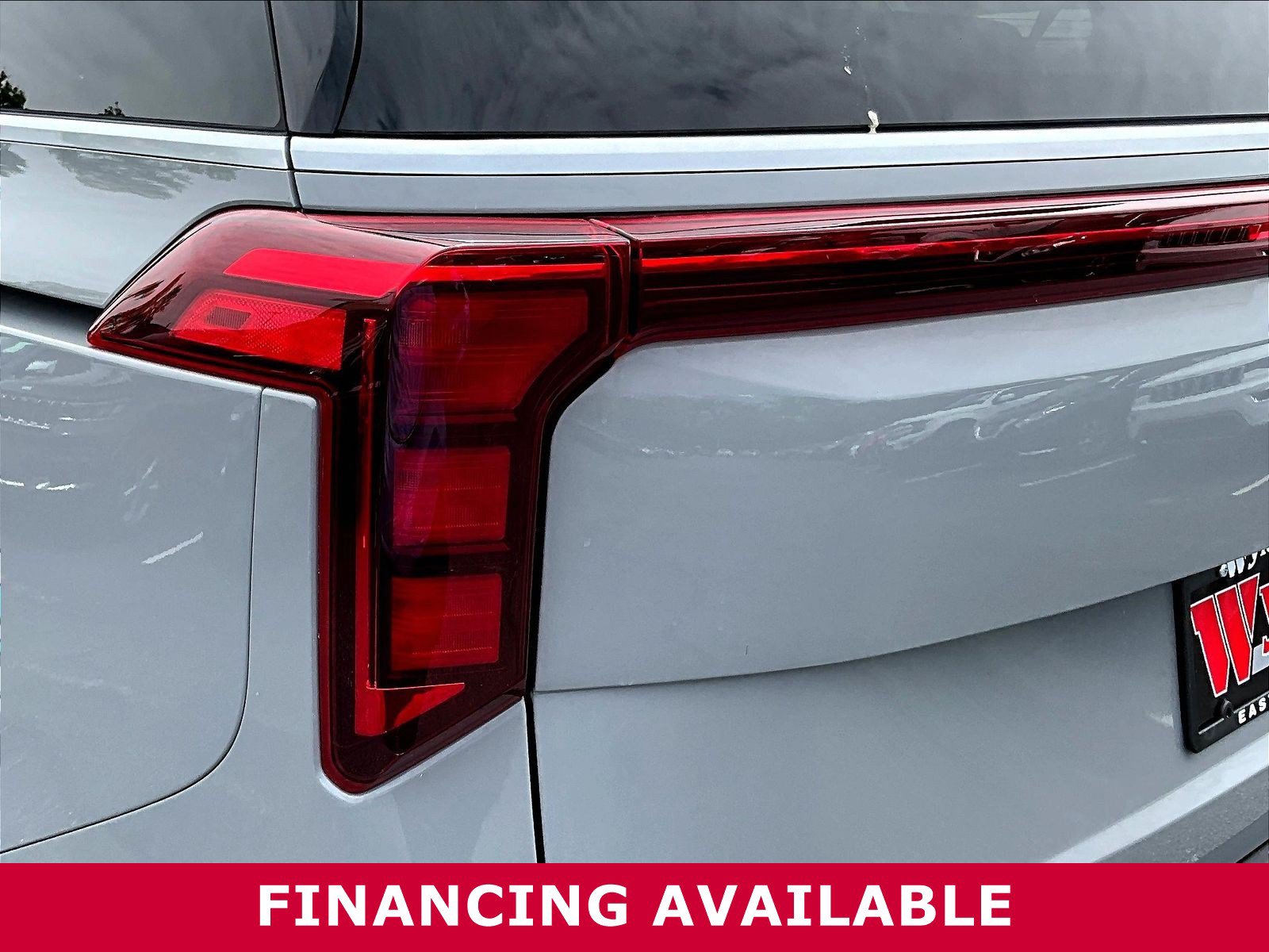 Used 2025 Kia Carnival EX FWD image 20