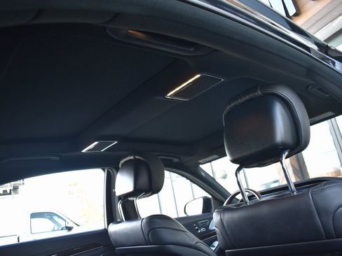 Used 2020 Mercedes-Benz S 560 4MATIC Sedan w/ Premium Package image 26