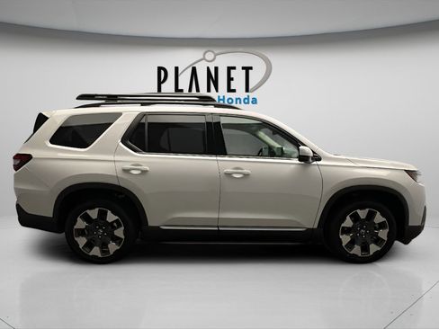 New 2026 Honda Pilot Touring image 8