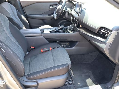 Used 2022 Nissan Rogue SV FWD image 16