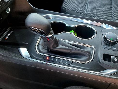 Used 2023 Chevrolet Traverse LT image 20